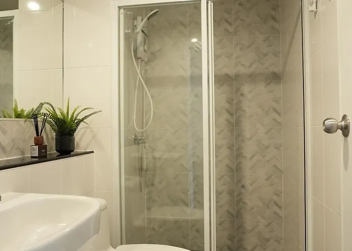 Modern 1br Walk To Bang Na Bts Lejlighed Bangkok