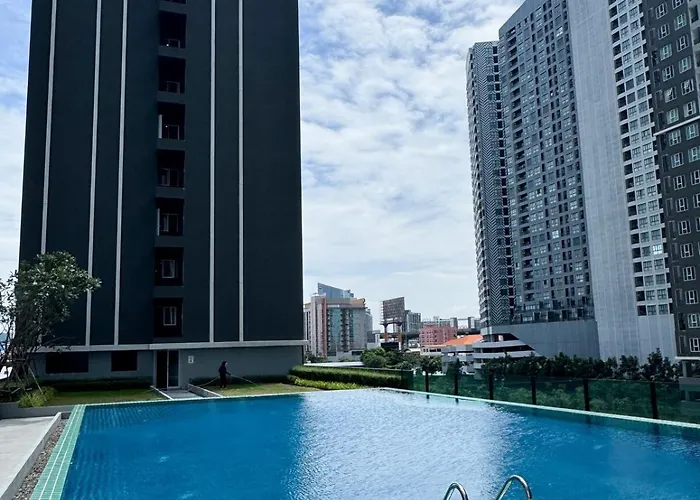 Modern 1br Walk To Bang Na Bts Lejlighed Bangkok