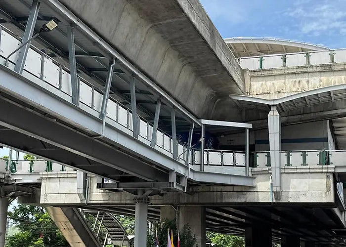 Modern 1br Walk To Bang Na Bts Bangkok